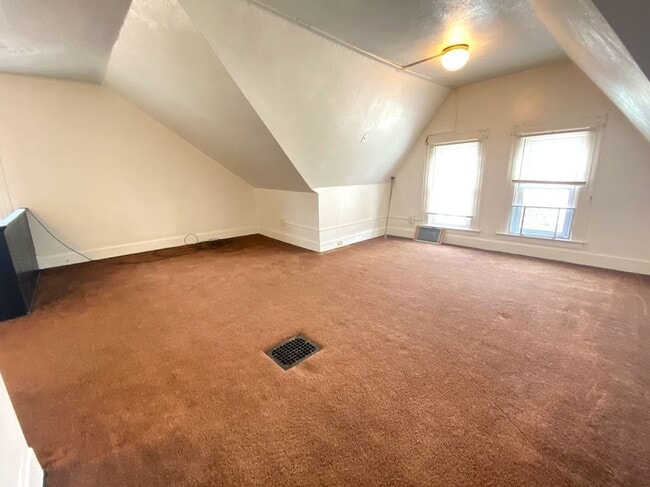 Building Photo - 557-559 3rd Street