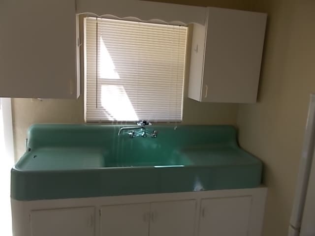 Building Photo - Adorable 1/1 with loft in the heart of St. Cloud