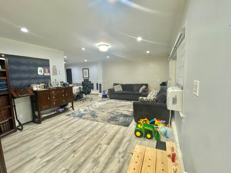 Building Photo - 107 Baker Hill Rd