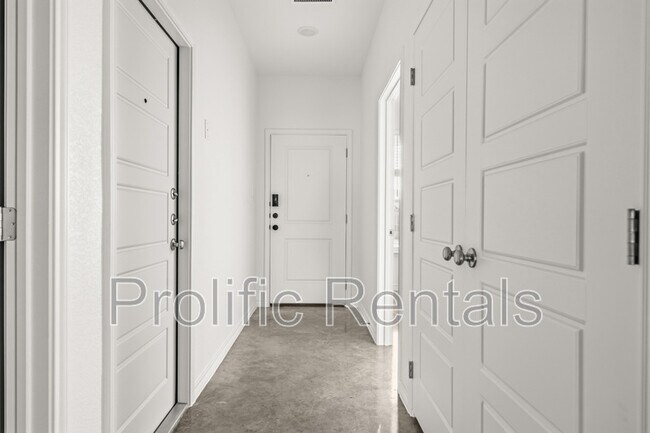 Building Photo - 8901 Prickly Ash Dr