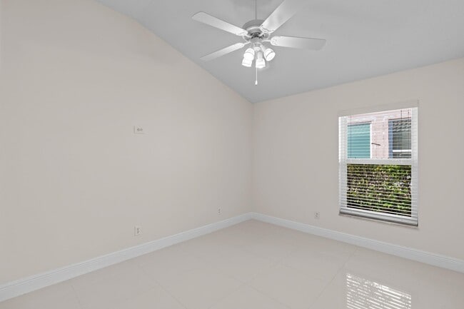 Building Photo - 1151 Delray Lakes Dr