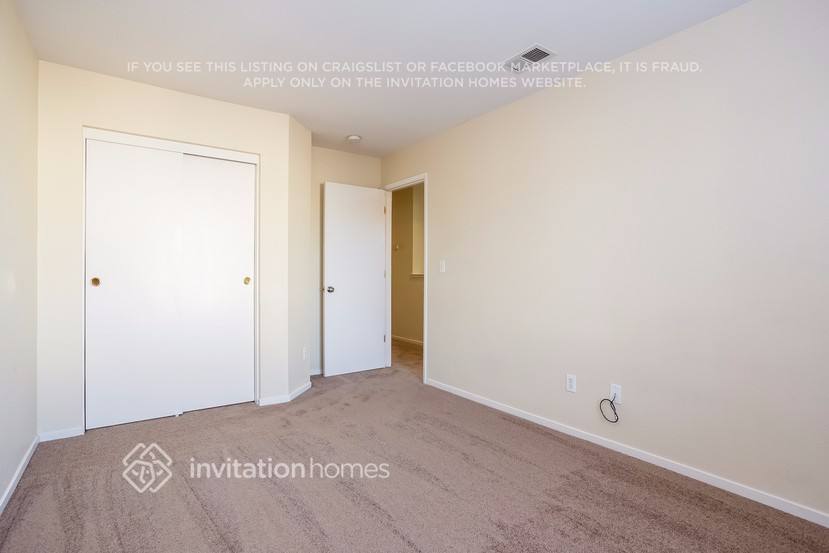 Building Photo - 3043 Roadrunner Dr