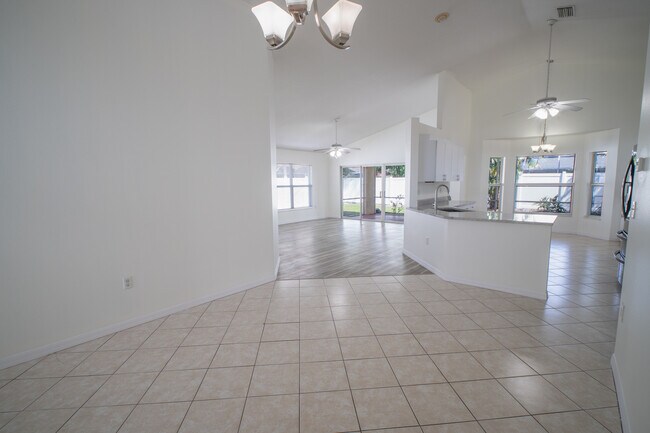 Building Photo - 7239 Rangi Dr