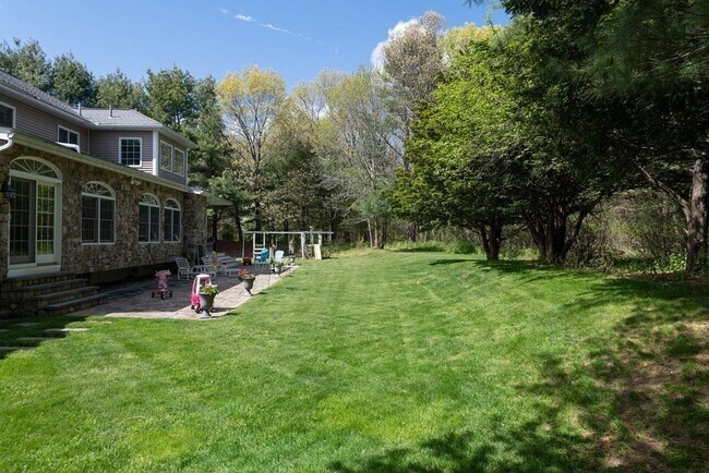 Building Photo - 4 Elliston Rd