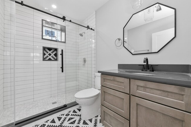 Building Photo - 140 Bayswater St