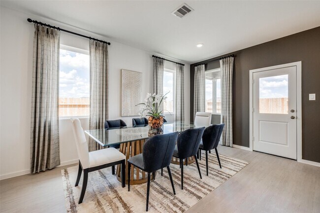 Building Photo - 26518 Foxtail Fern Dr