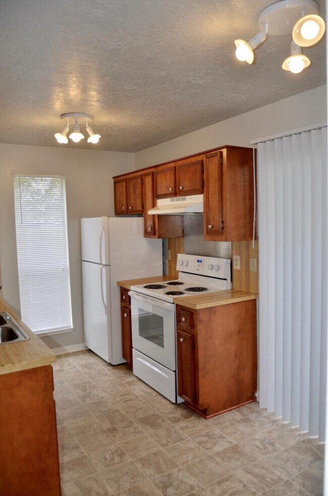 Has it all - 908 Pearl St