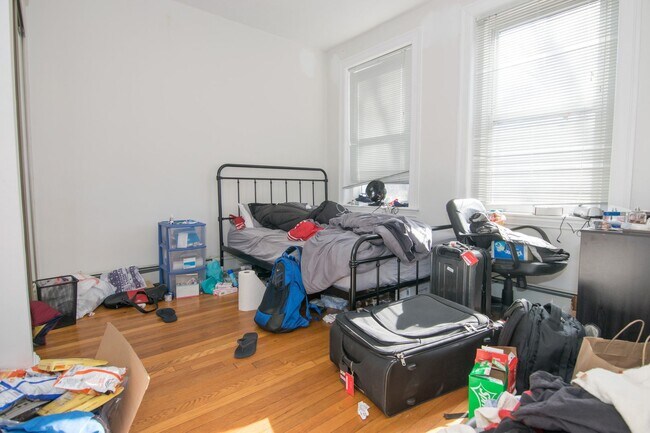 Building Photo - BROWNSTONE APARTMENT BY BOSTON UNIVERSITY