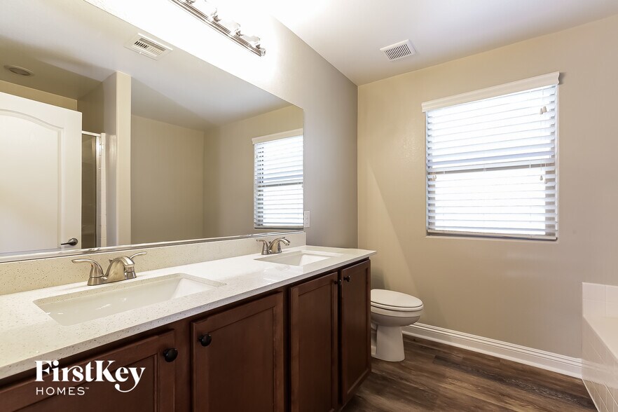 Building Photo - 6753 Crystal Run Ln