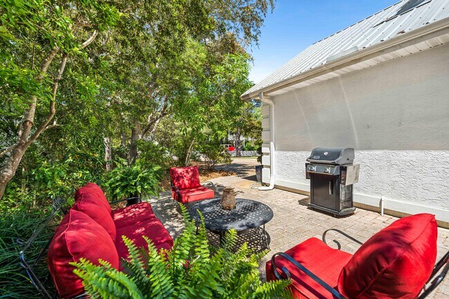 Building Photo - 220 Seabreeze Cir
