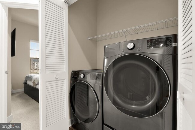 Building Photo - 9639 Tall Oaks Rd