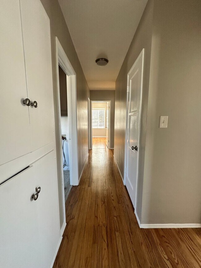 Building Photo - FOR RENT – Charming 3-Bedroom Home in South Torrance