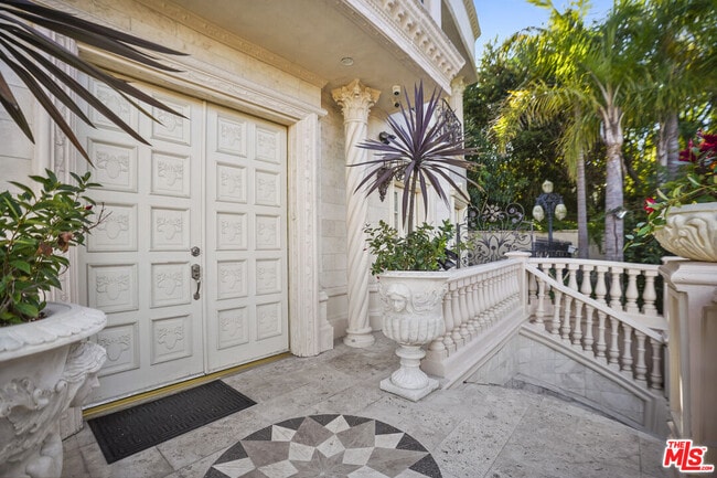 Building Photo - 2258 Gloaming Way