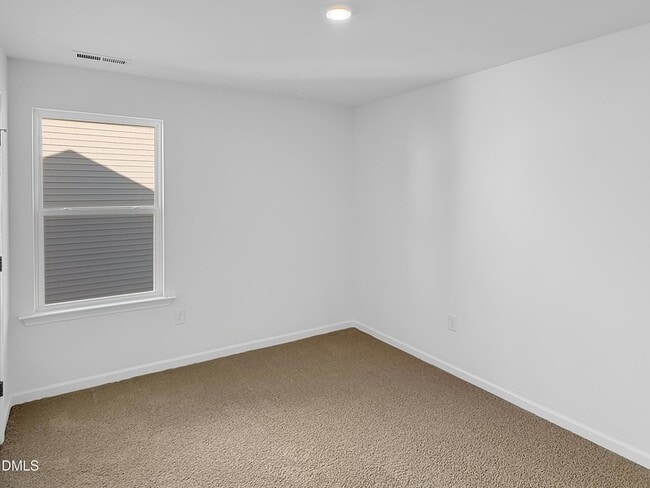 Building Photo - 287 Palm Dr