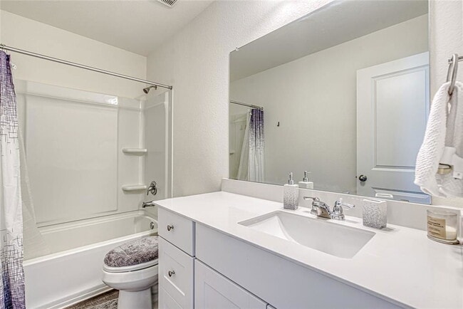 Building Photo - 707 Redfish Ln