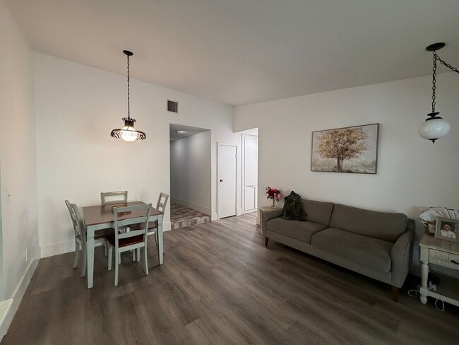 Building Photo - 3668 28th St E