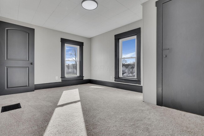 Building Photo - 401 Miller Ave