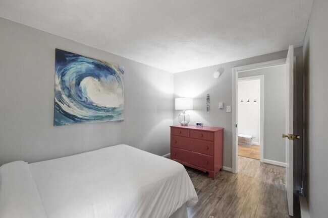 Building Photo - 16 Grasshopper Ln