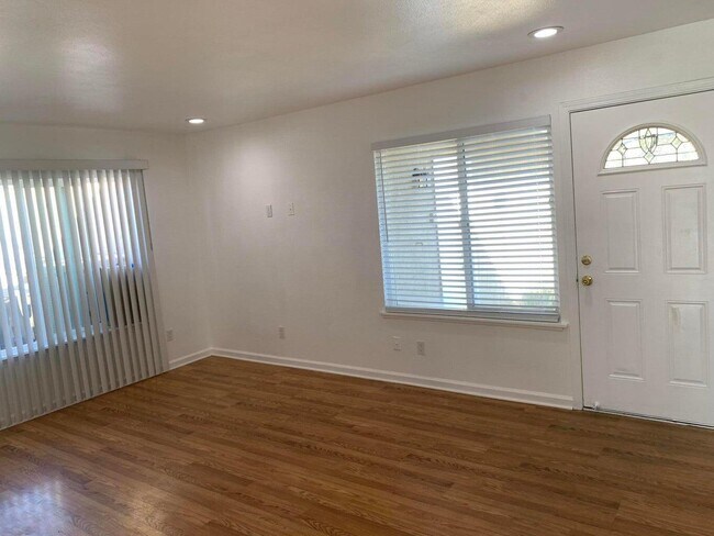 Building Photo - 42951 Alexo Dr