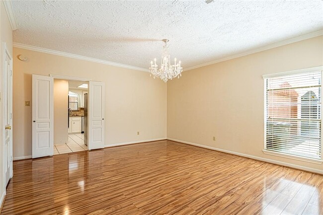 Building Photo - 2306 Potomac Dr