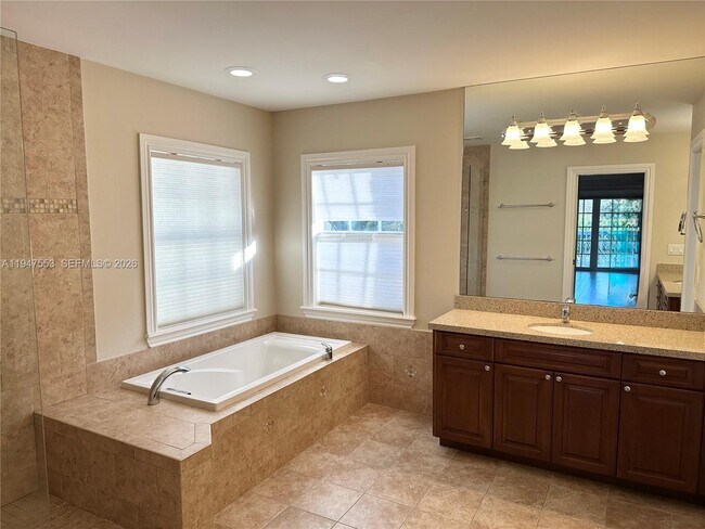 Building Photo - 1317 SW 23rd St