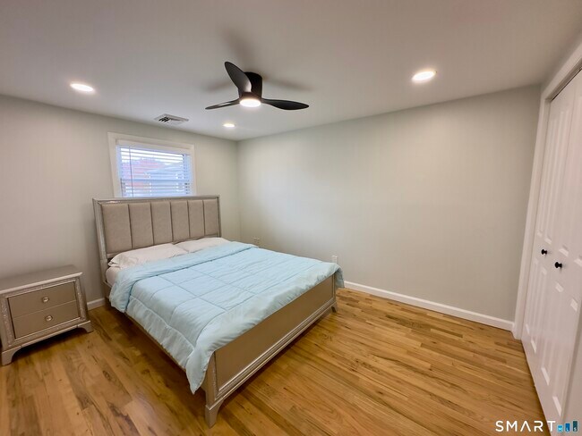 Building Photo - 309 Greenfield St