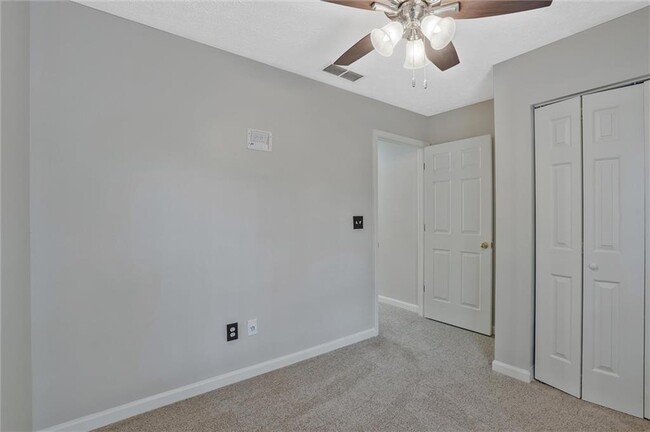 Building Photo - 4910 Lakebrooke Run