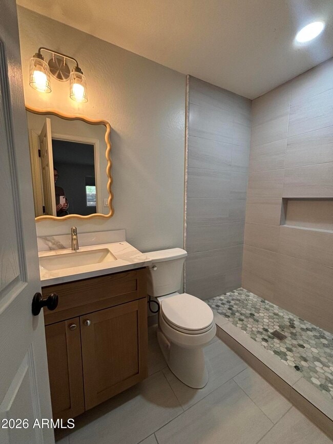Building Photo - 524 W 18th St