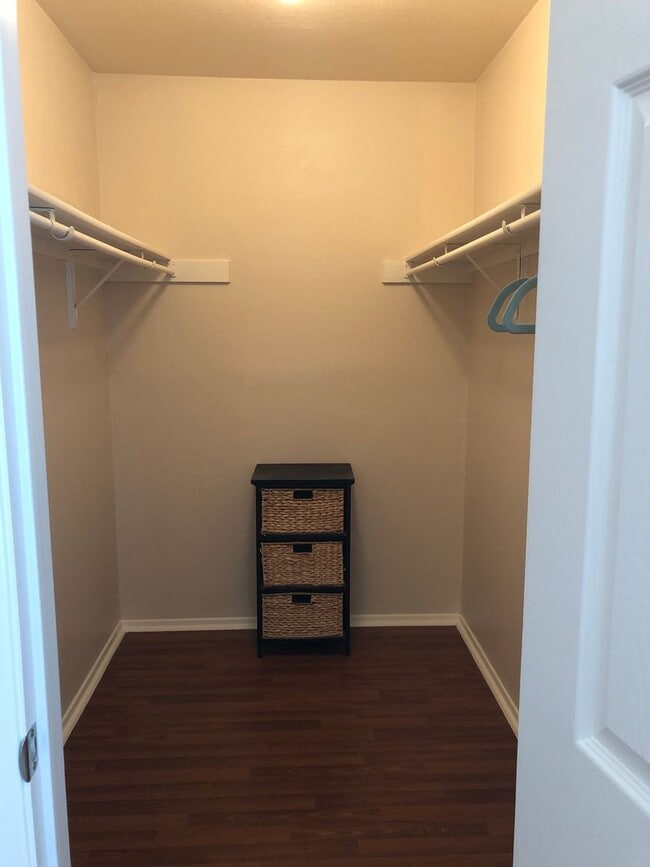 Building Photo - UT PRE-LEASE: 2 BR / 2 BA - Top Floor Unit...