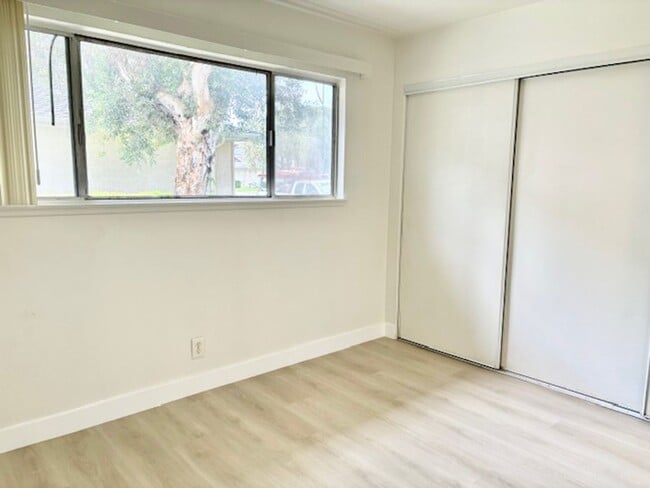 Building Photo - 2612 Anchor Ave