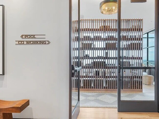 Building Photo - 1212 Demonbreun St