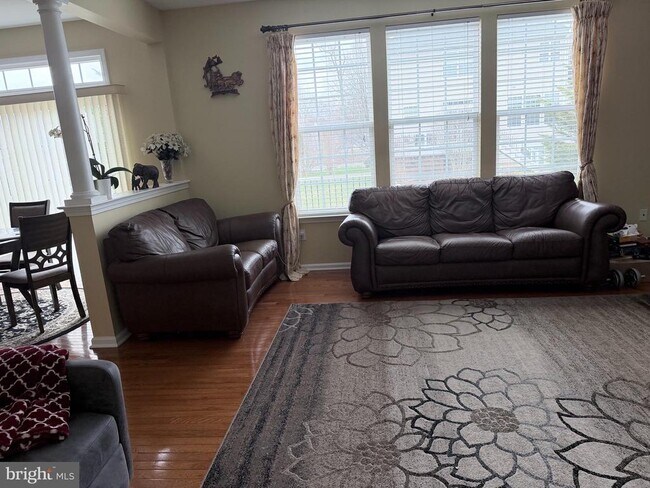 Building Photo - 413 Ruby Rd