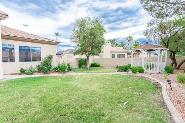 Building Photo - 6313 W Crestfield Ave