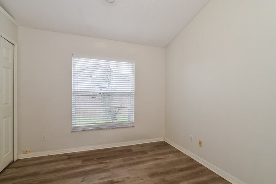 Building Photo - 502 Valencia Pl Cir