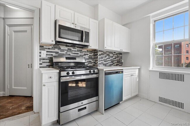Building Photo - 45 Popham Rd