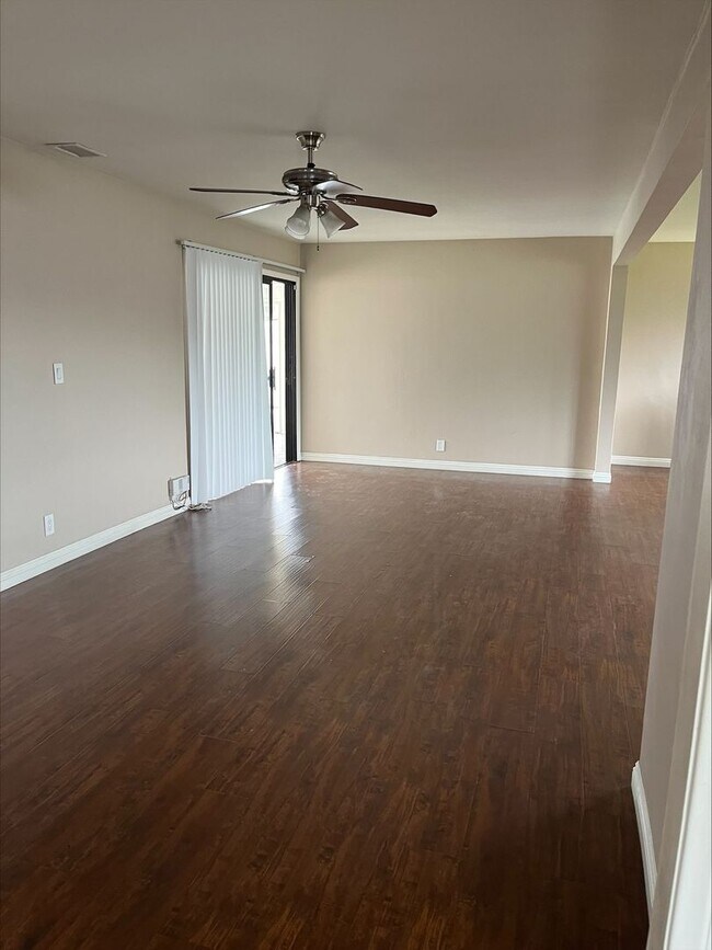 Building Photo - 3-bedrooms 2-bathrooms House for rent in Covina