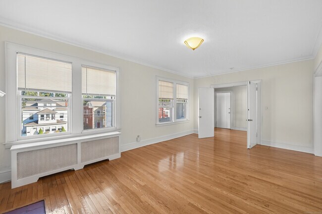 Building Photo - 91 Maplewood Ave