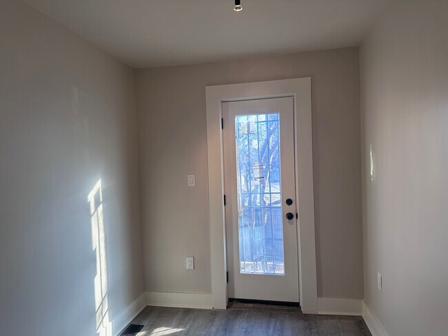 Building Photo - 1526 2nd St SW