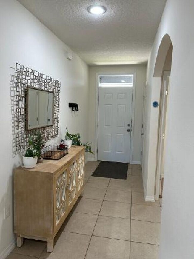 Building Photo - 6030 Grey Heron Dr