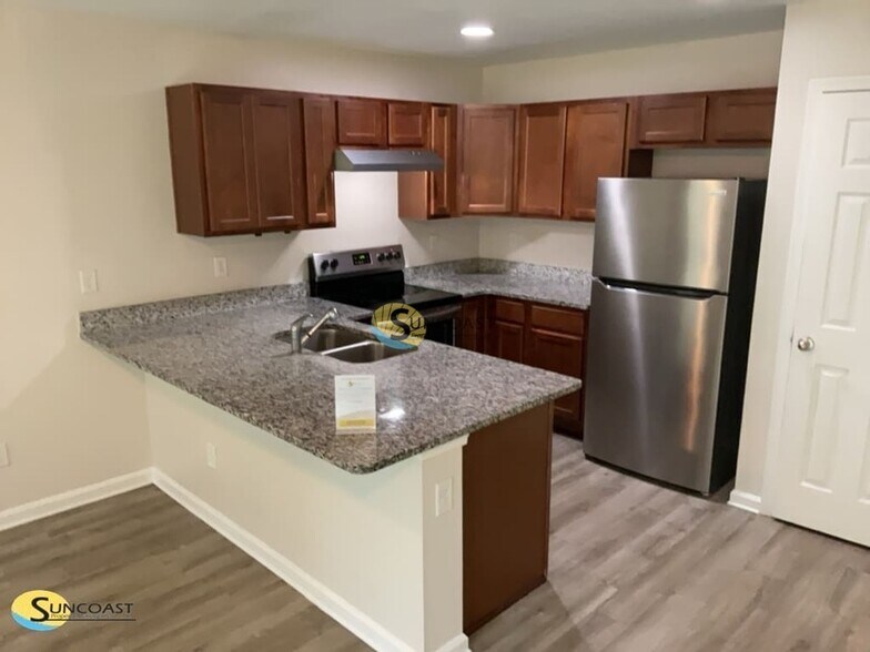 Building Photo - 8337 Homeport Ct