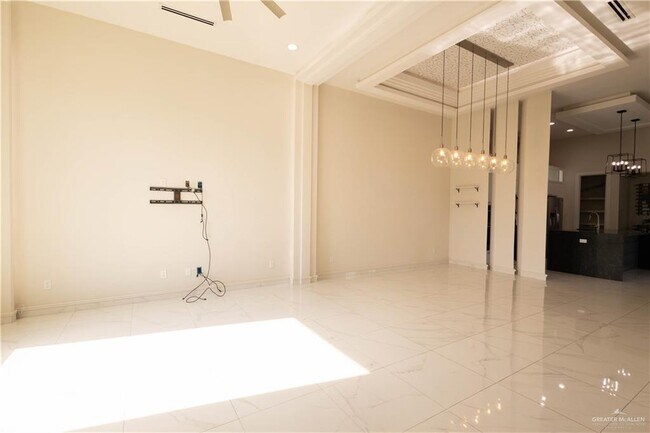 Building Photo - 30 Wisteria Ave