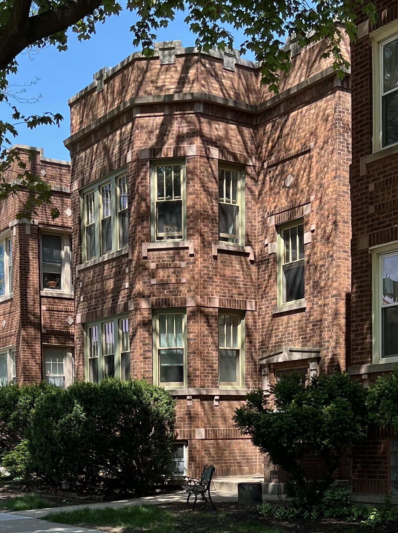 Building Photo - 5011 N Mozart St