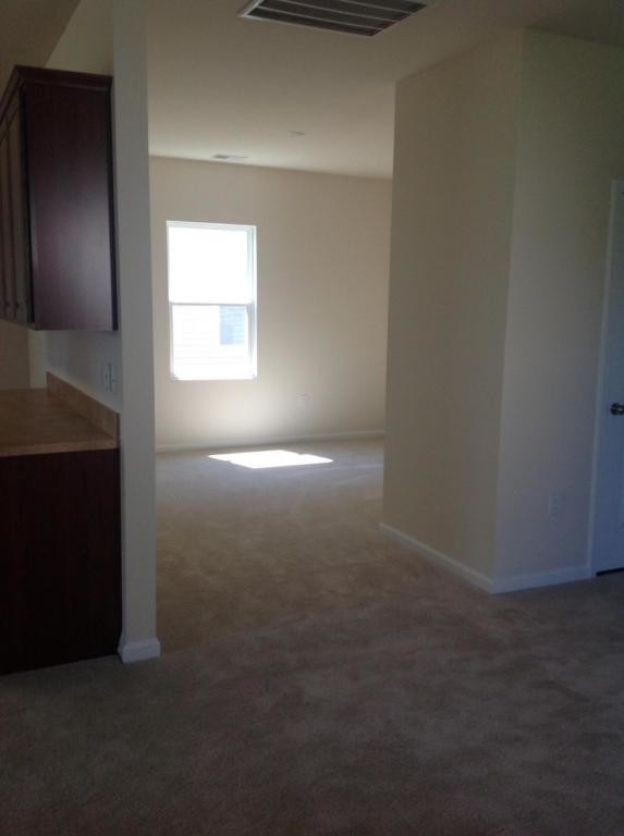 Building Photo - 1013 Balmore Dr