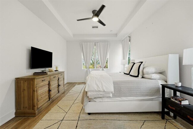 Building Photo - 7857 Redonda Lp