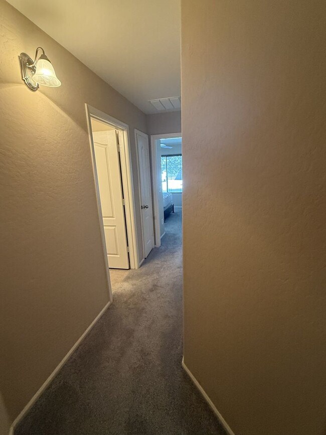 Building Photo - 40397 W Sanders Way