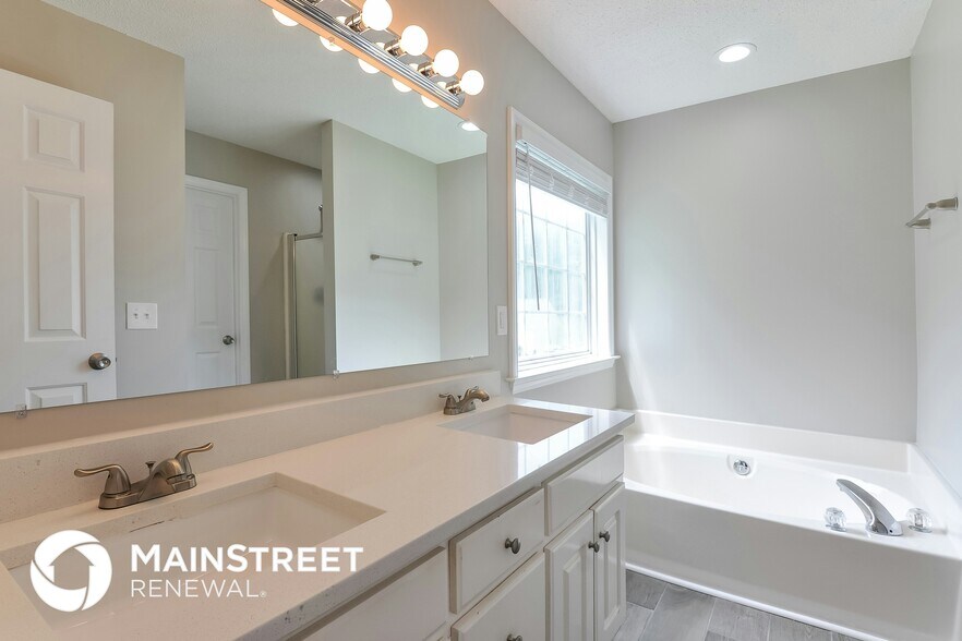 Building Photo - 132 Wood Bend Ct