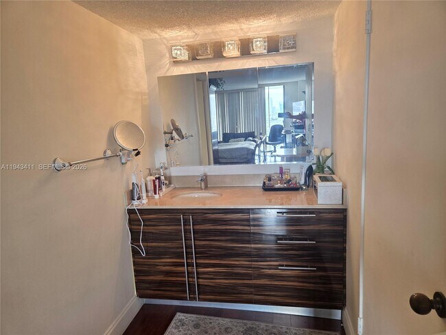 Building Photo - 210 174th St