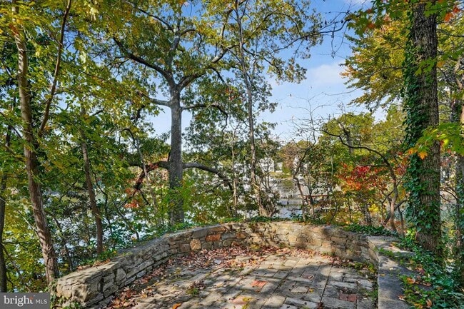 Building Photo - 616 Mcmagan Dr