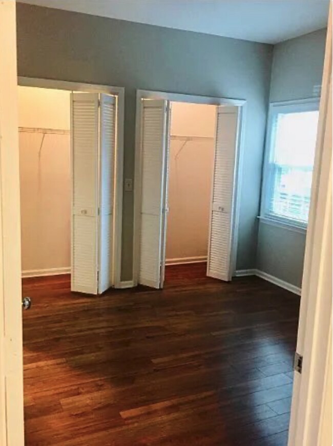 Building Photo - 2 bed 2 bath w/pool LOCATION!!