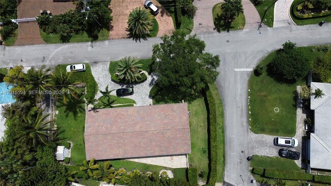 Building Photo - 11445 N Bayshore Dr